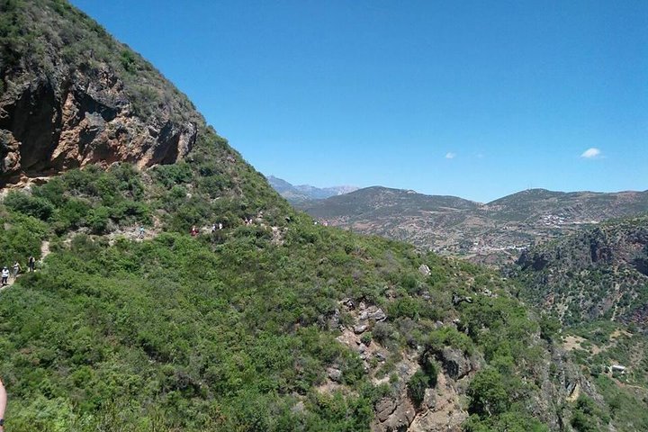 Marokayn - De Tanger : Excursion d'une journée à Chefchaouen et Akchour les cascades